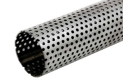 tubo perforado de aluminio