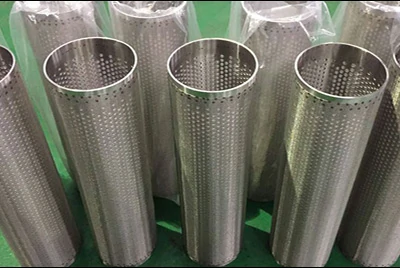 tubo perforado de aluminio