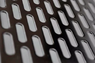 tubo perforado de aluminio
