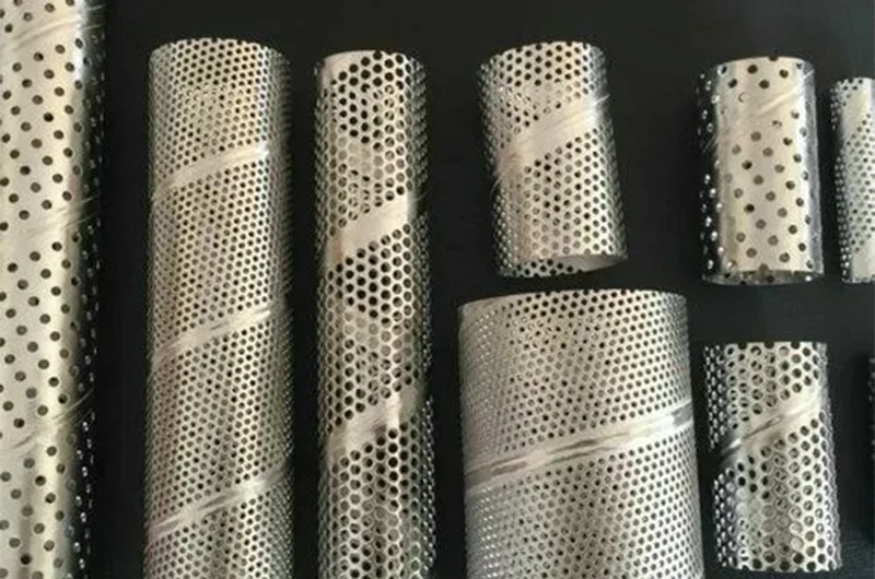 tubo perforado de aluminio